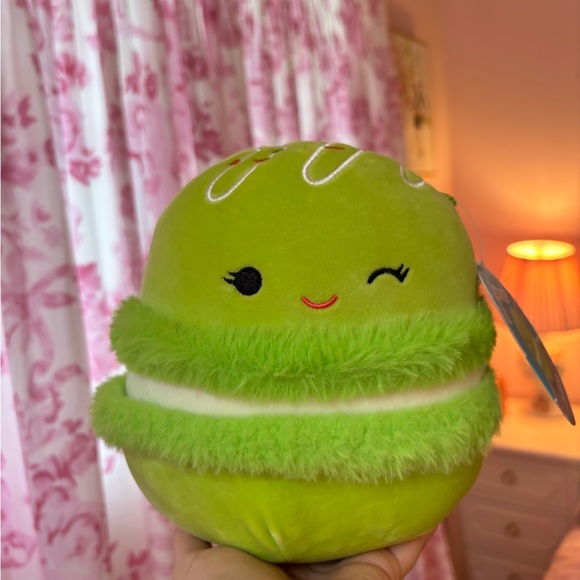 NEW! RARE foodie squishmallows™ 7.5in - donnelly the macaron - Picture 3 of 8